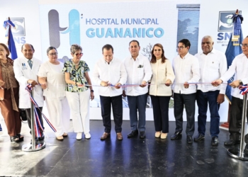 Ministro paliza y dr. Mario lama en inauguración hospital guananico puerto plata