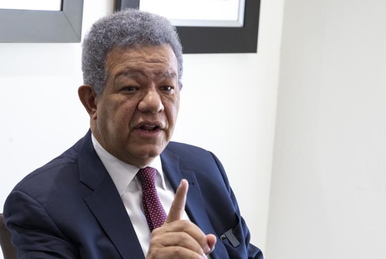 El expresidente Leonel Fernández acudirá a reunión con Abinader sobre la crisis haitiana.