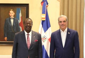 Presidente abinader se reúne con canciller de kenia para tratar situación en haití