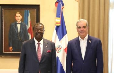 Presidente abinader se reúne con canciller de kenia para tratar situación en haití