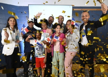 Clientes en feria inmobiliaria lawrence 2025