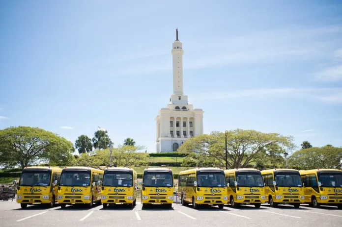AtaRDecer | Donde el día termina, la noticia comienza - Minerd restablece transporte escolar en Santiago tras solución de carga eléctrica