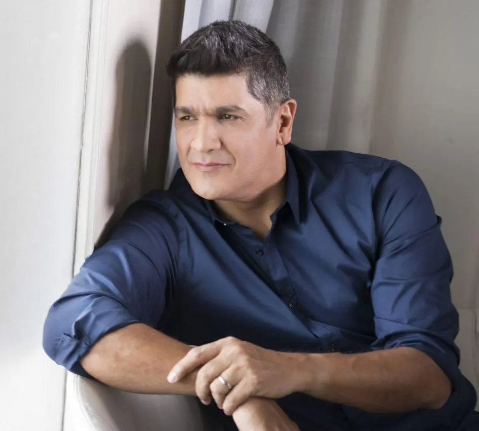 Eddy herrera lanza “novato apostador” junto a la orquesta filarmónica de asunción