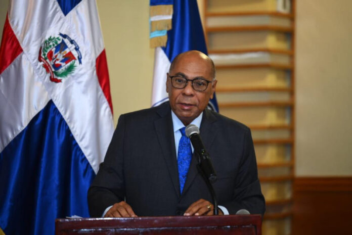 Milton Ray Guevara, coordinador de la comisión consultiva para el estudio del marco jurídico migratorio de la República Dominicana