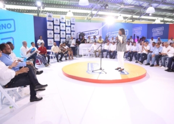 Abinader encabeza "el gobierno contigo" en san cristóbal y anuncia soluciones a demandas comunitarias