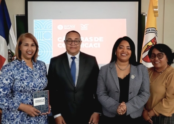 Lanzamiento del libro 'Cátedras de Comunicación' de Mediáticos en la Escuela de Comunicación de la PUCMM.