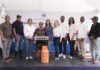 Betty Soto, durante la entrega de kits de cocinas limpias, junto a Maribel Simón, Carmen Ligia Barceló, Franklin Villanueva, Dionis Bladimir Ozorio, Ernesto Acevedo y Nadia Martínez.