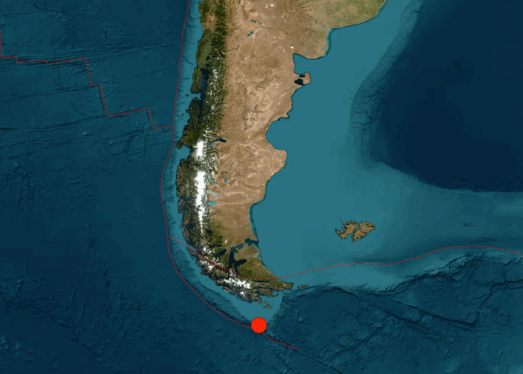 Terremoto de 7. 5 grados richter sacude extremo austral de chile y emiten alerta de tsunami