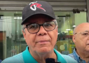 Residentes de urbanización almánzar en sfm protestan por prolongada falta de agua; exigen solución a inapa