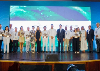 Equipo Evergo durante premiación.