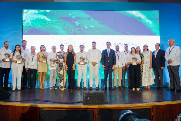 Equipo Evergo durante premiación.