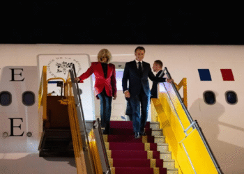 La bofetada a macron de su mujer deja lluvia de memes