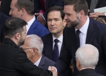 Vance se reúne con zelenski en roma tras la misa de inicio del papado de león xiv