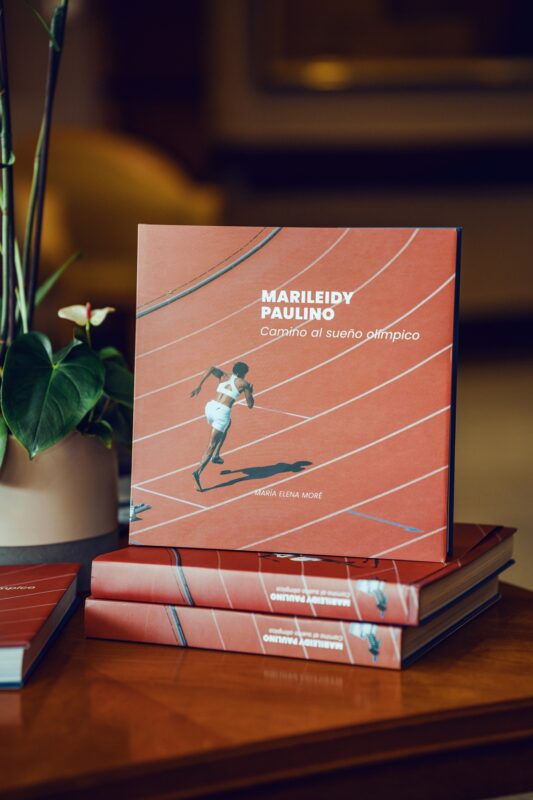 Popular presenta el libro “Marileidy Paulino: Camino al sueño olímpico” 2 Los interesados pueden acceder a la obra editorial a través de la biblioteca virtual del Banco Popular.