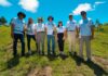Voluntarios Grupo Popular sembrando árboles en Plan Sierra San José de las Matas