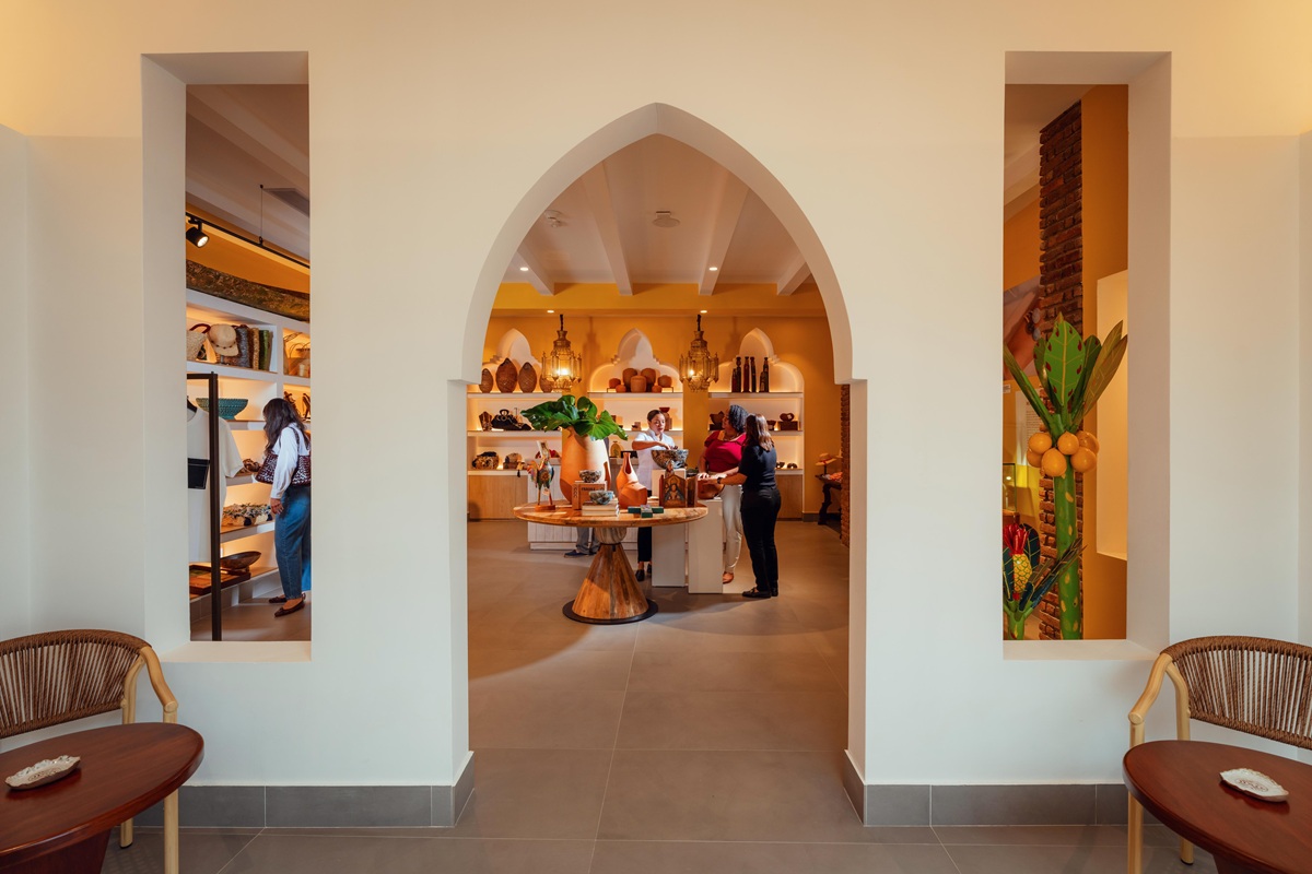 Casa del Cordón supera 36,500 visitantes en su primer semestre, impulsando patrimonio taíno 1 Centro Cultural Taíno Casa del Cordón en Ciudad Colonial con visitantes