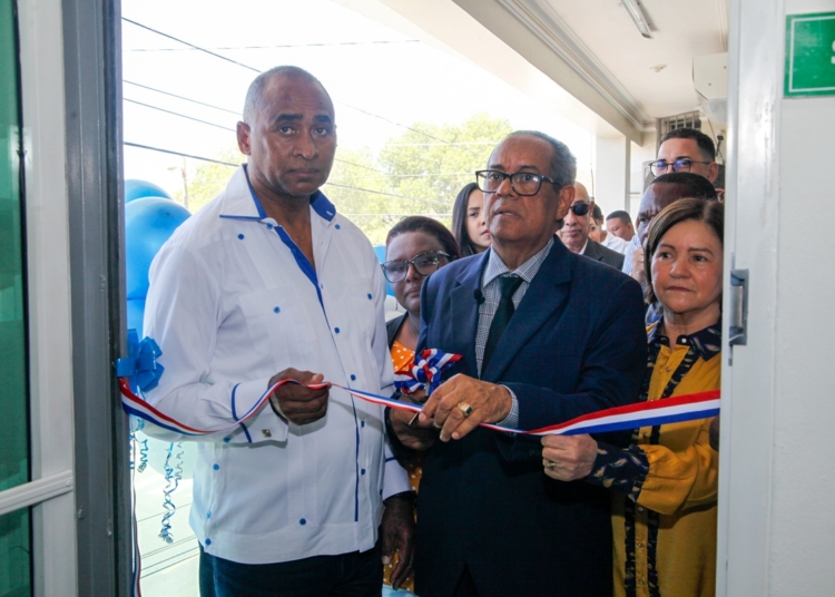 Inabima inaugura centro de servicios en baní para beneficio del magisterio
