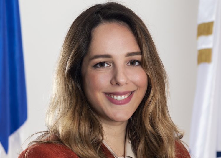 Exviceministra presenta querella contra "detective ángel" por difamación e injuria