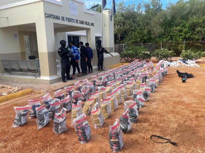 La operación fue ejecutada por la Dirección Nacional de Control de Drogas (DNCD), en coordinación con la Armada de República Dominicana (ARD)