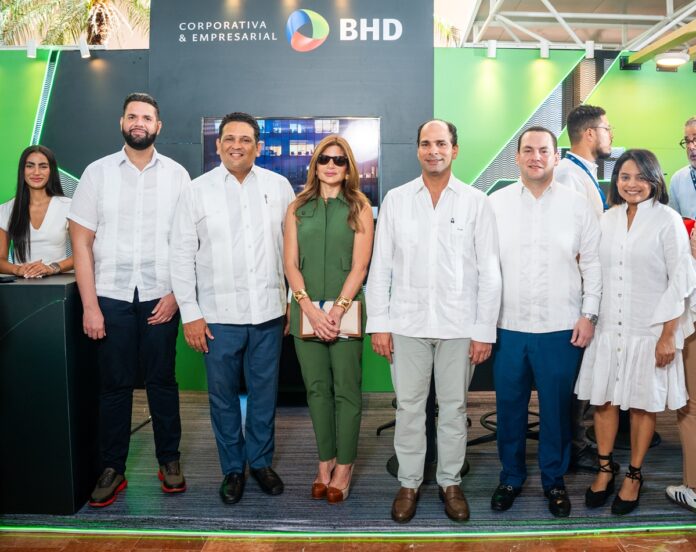 Pedro Avila, Ariel Pérez, Paola Rainieri, Frank Rainieri, Andrés Abbott y Carmen González