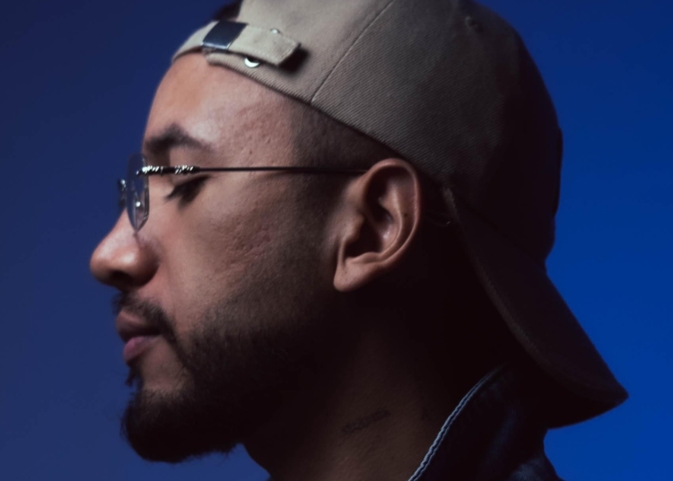 Ray Producer enciende la escena musical urbana con sus nuevos temas El Bajo El Club y Apaga la Luz