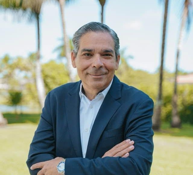 Rolando Espinal, autor