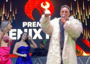 Stiven Saxo DJ gana el premio a Mejor DJ 2025 en los Premios Fénix Reconocido por su fusión de Tech House Latino y saxofón en vivo