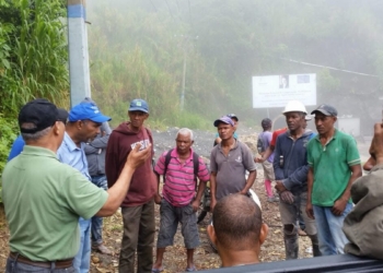 Edesur y cooperativas de larimar acuerdan restablecimiento del servicio eléctrico en zona minera de barahona