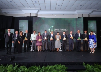 Rd gana cuatro premios regionales por innovación financiera y sostenibilidad