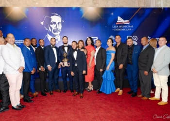 Alcalde de la otra banda gana premio juan pablo duarte por desarrollo cultural y deportivo