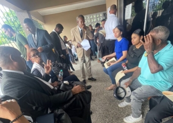 Abogados denuncian condiciones “inhumanas” en el juzgado de paz de santo domingo este
