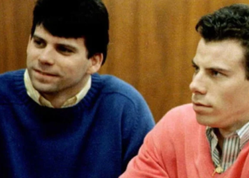 Lyle (izq. ) y erik menéndez durante su primer juicio.