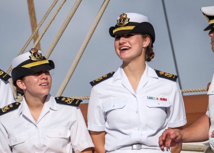 Buque escuela donde viaja la princesa leonor zarpa hacia rd