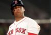 Rafael Devers conectando cuadrangular para los Boston Red Sox en victoria contra Orioles