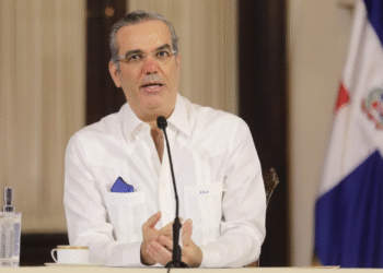 Abinader pide a la población tomar precaución ante lluvias