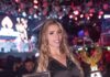 Angie Campuzano recibiendo galardones en Premios Fénix Fest