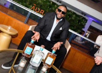 David ortiz lanza ron "ozama"