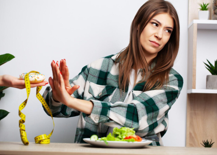 El lado oscuro de las dietas estrictas: más allá de la balanza, un grave impacto en la salud emociona