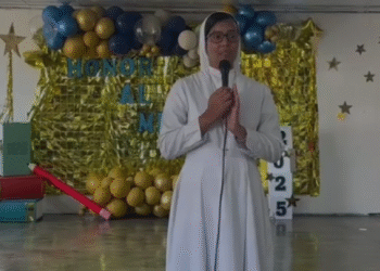 Mueven directora de escuela cristo rey en medio de protestas por obra paralizada