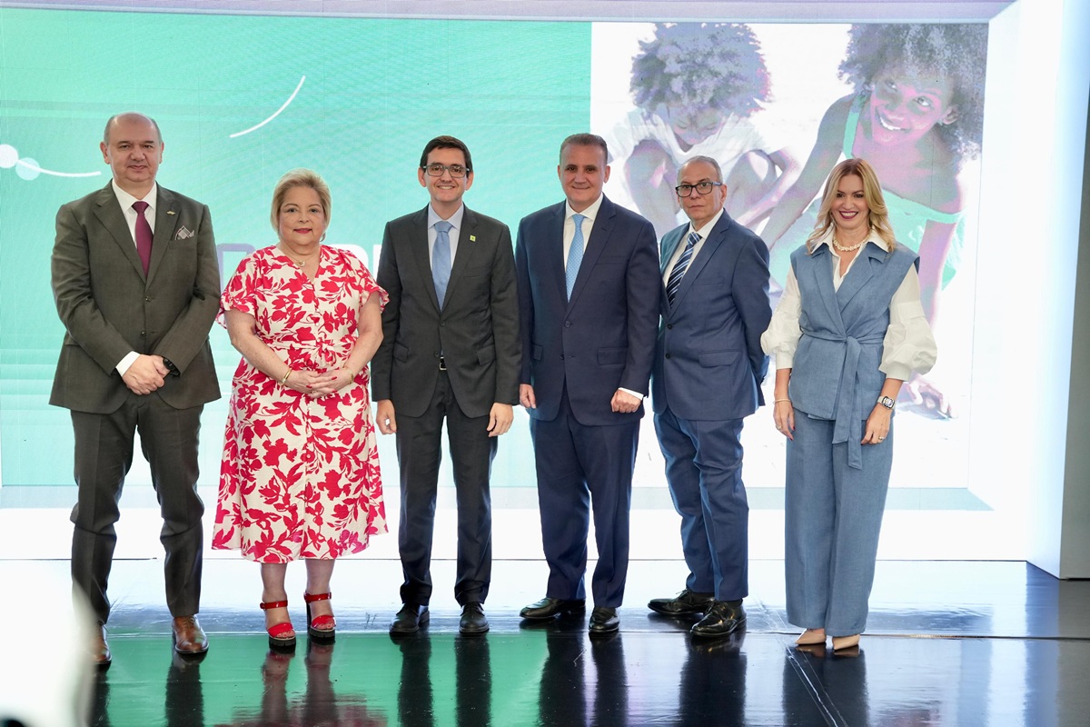 Adriano Bonetti, Arayza Rodríguez, Jorge David Pérez, Giuseppe Maniscalco, Félix González, y Julissa Báez