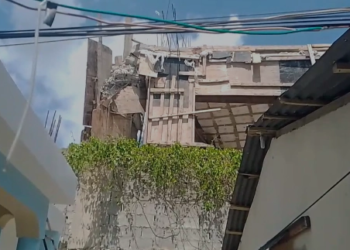 Colapsa parte de techo en construcción en santiago; obra había sido paralizada por irregularidades