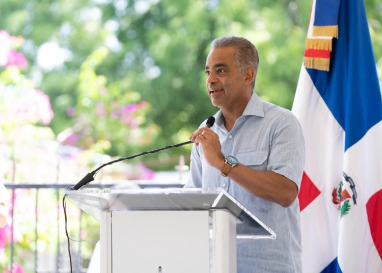 El ministro Joel Santos encabeza la inauguración del Proyecto de Rehabilitación y Extensión de Redes Eléctricas en la comunidad de Villa Lobo, Montecristi