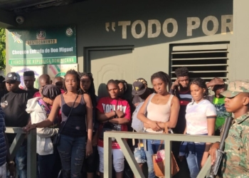 Militares dominicanos detienen a 22 haitianos al intentar cruzar la frontera por zona boscosa en dajabón