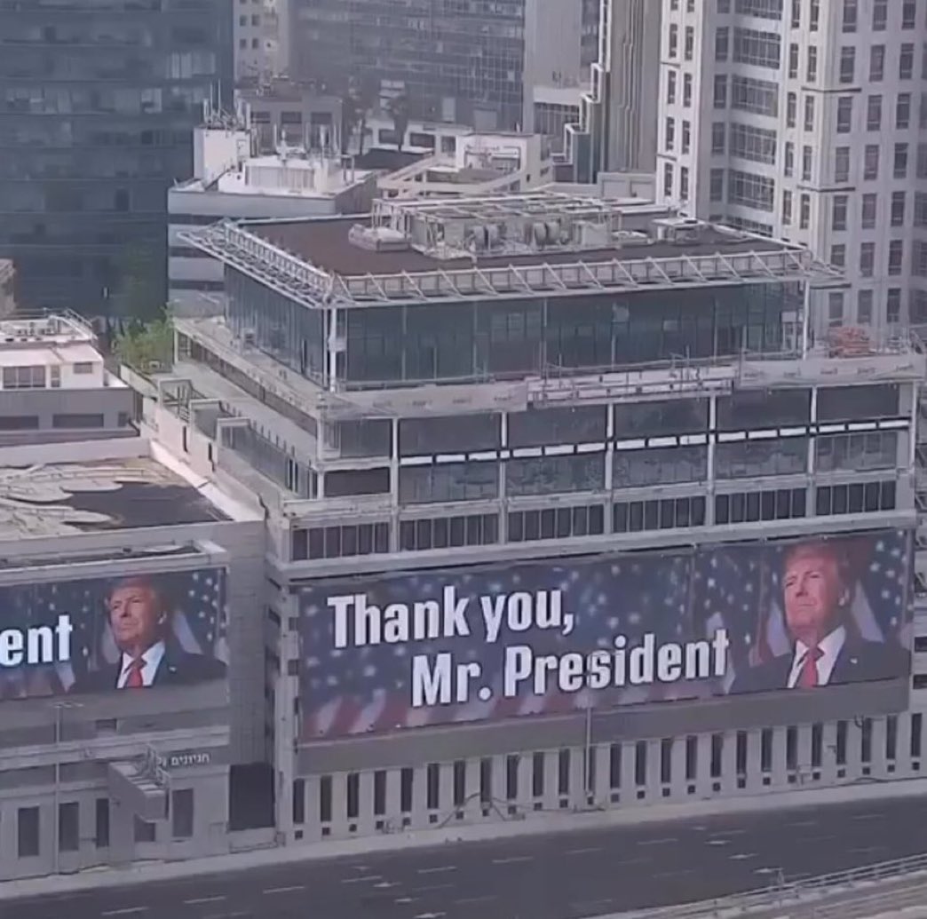 Trump amenaza a Irán con "más objetivos" y genera condena en el congreso tras ataque nuclear 1 Foto en Tel Aviv, felicitando a Donald Trump por los ataques a Irán.