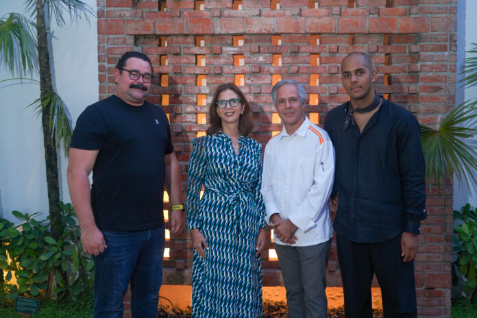 De izquierda a derecha, los señores Alberto Morel, Carmen Rita Cordero, Carlos Estévez y Olivier Bur.