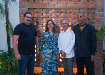 De izquierda a derecha, los señores Alberto Morel, Carmen Rita Cordero, Carlos Estévez y Olivier Bur.