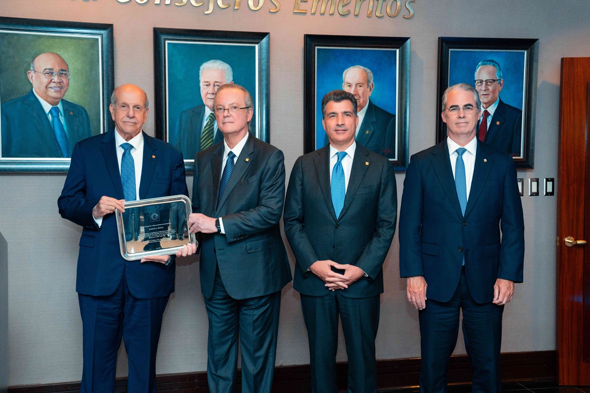 En la foto, los señores Marino D. Espinal, Manuel A. Grullón, Christopher Paniagua y René Grullón Finet.