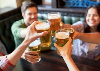 ¿cerveza para la resaca? Un mito popular con riesgos reales para tu salud