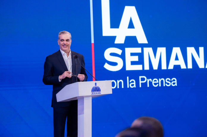 Presidente Luis Abinader hablando sobre los aspirantes presidenciales del PRM en la Semanal con la Prensa.