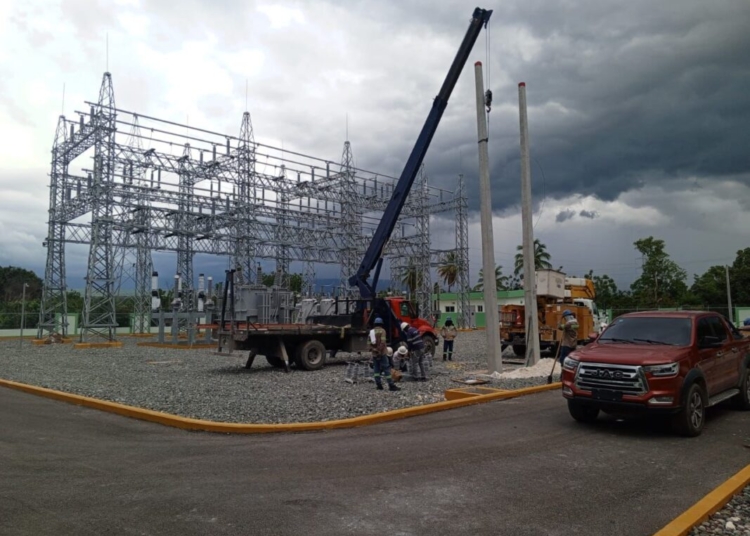 Edesur intensifica trabajos de red eléctrica en pedernales para nueva subestación